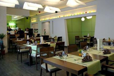Hotel Broadway Budapest - reggeliző és a'la carte étterem - Broadway Garden  - Hotel Broadway Budapest - apartman hotel Broadway Budapest belvárosában akciós áron