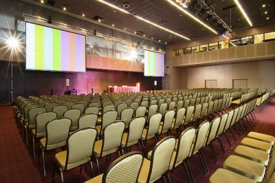 Konferenciaterem Budapesten - Tágas konferenciaterem a hotel Európában a Budakeszi úton - Europa Hotels Congress Center Budapest - 4 csillagos apartman hotel Budán a Budakeszi útnál