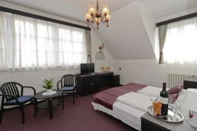 Budai Hotel olcsó, akciós hotelszobája Budapesten, Budán - Hotel Budai Budapest - Olcsó szállás Budapesten jó közlekedéssel és parkolással