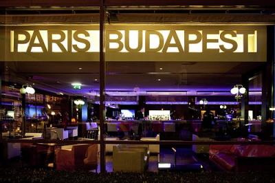 Drink bár a Sofitel Chain Bridge luxusszállodában Budapesten - Sofitel Budapest***** - Luxus hotel csodálatos kilátással a Dunára és a Budai várra